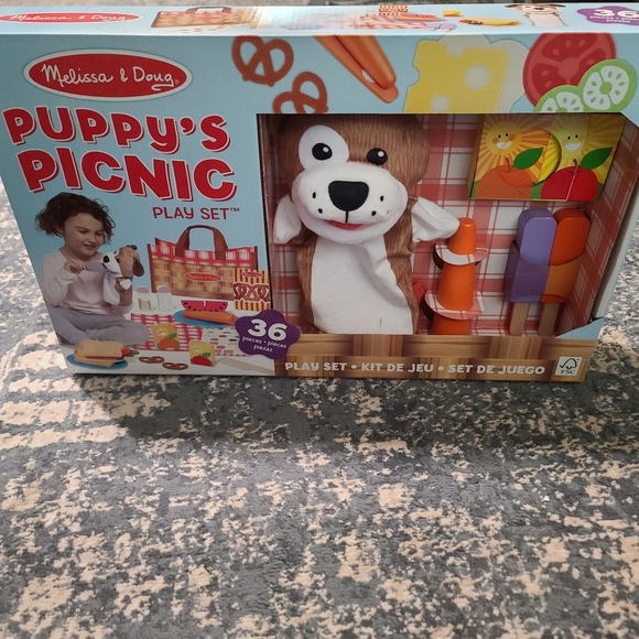 Melissa & Doug Other - Melissa & Doug Puppy's Picnic play set